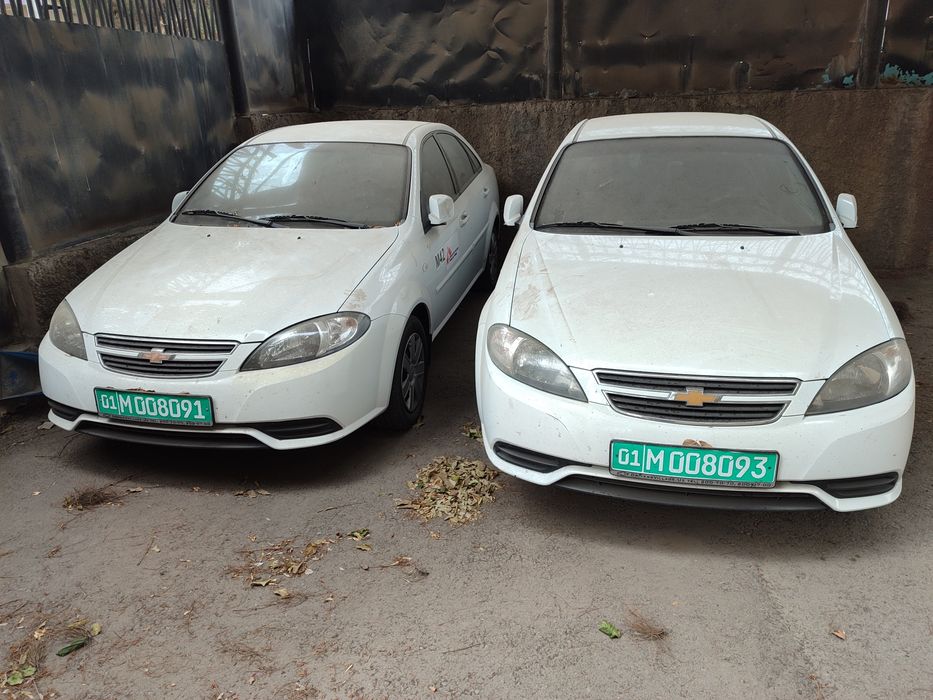 Представительство международной организации продаёт служебные автомоби