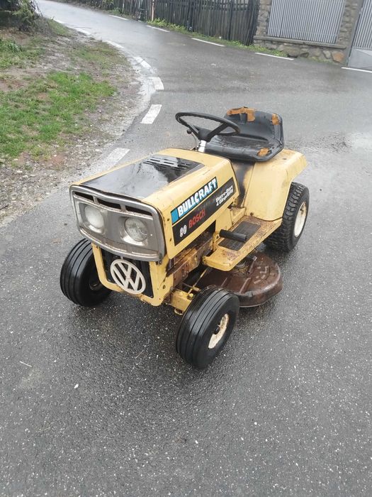 Vând tractoras de tuns iarba