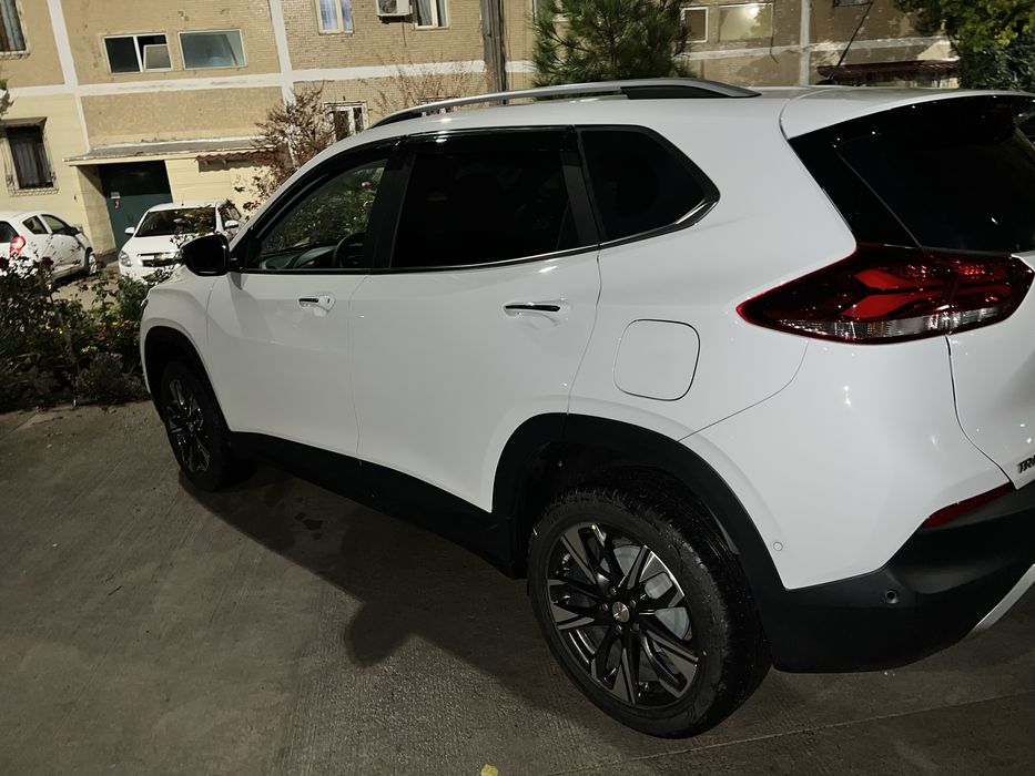 Продаю свой Tracker 2 Premier ноябрь 2022г