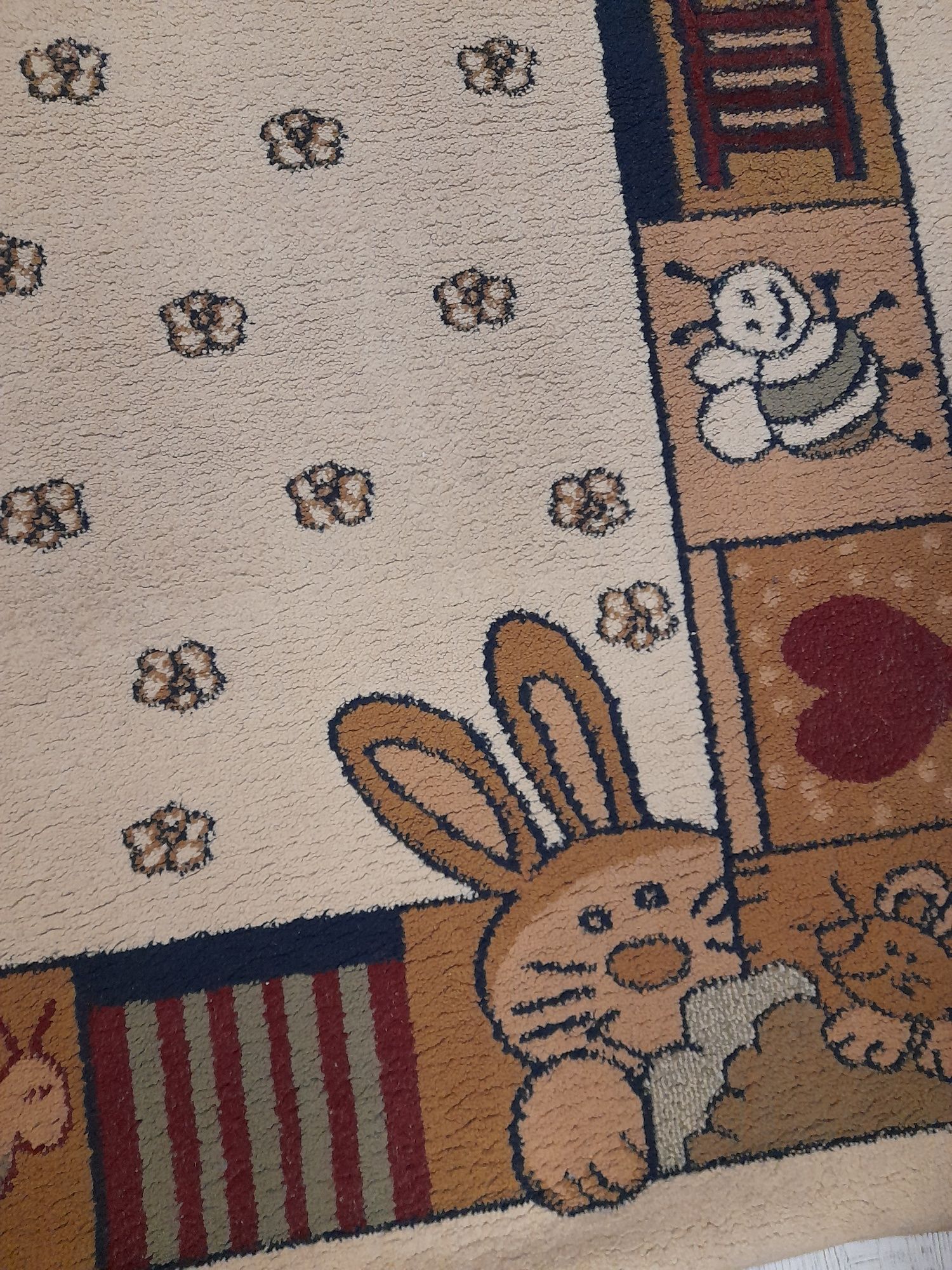 Две килимчета с детски мотиви .Перфектни.