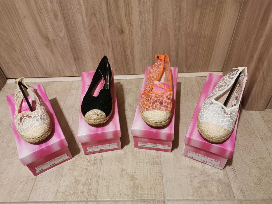 Vand expadrile pentru fetite