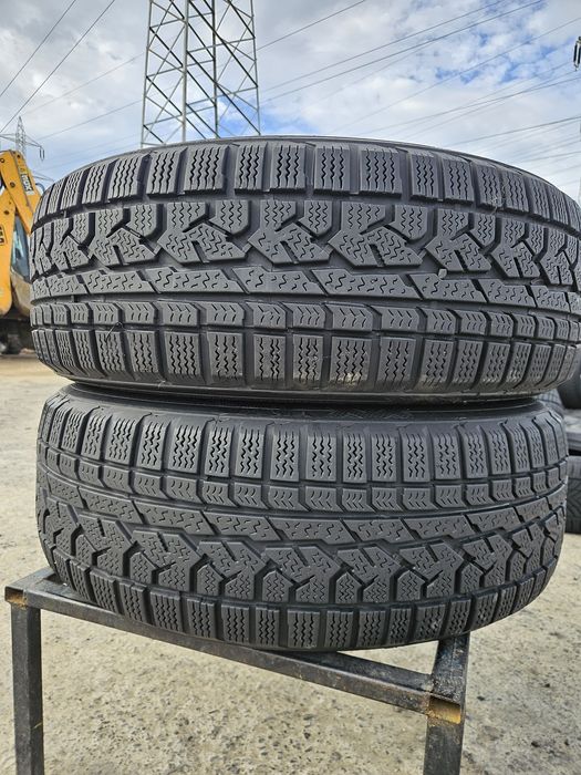 Vând anvelope iarna 235/60/18 235/60r18 Kumho