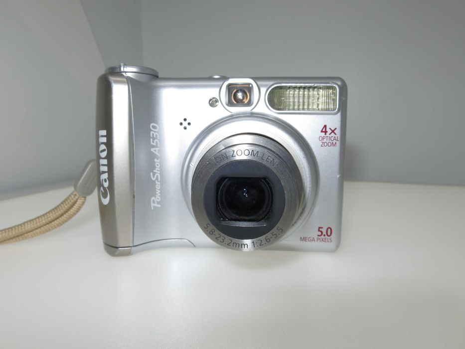 Canon PowerShot A530 ретро дигитален фотоапарат работи и снима отлично