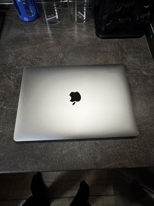 Macbook pro 13 8RAM/256GB 2017г.