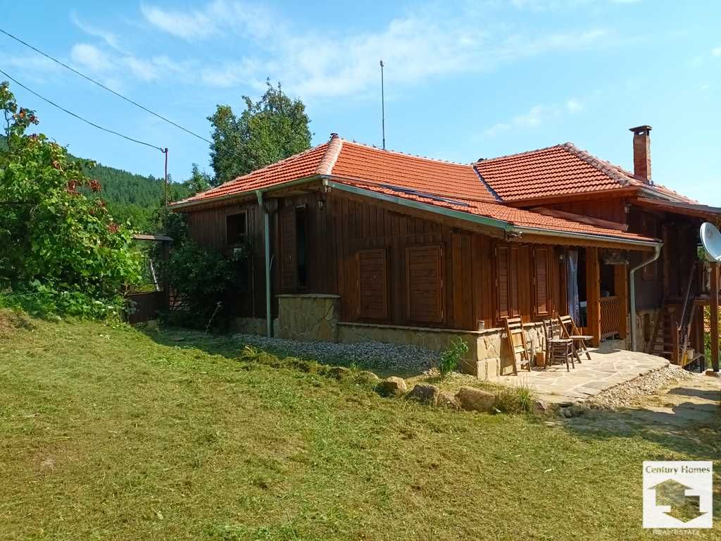180056 Реновирана къща с 3 спални в живописното село Креслювци