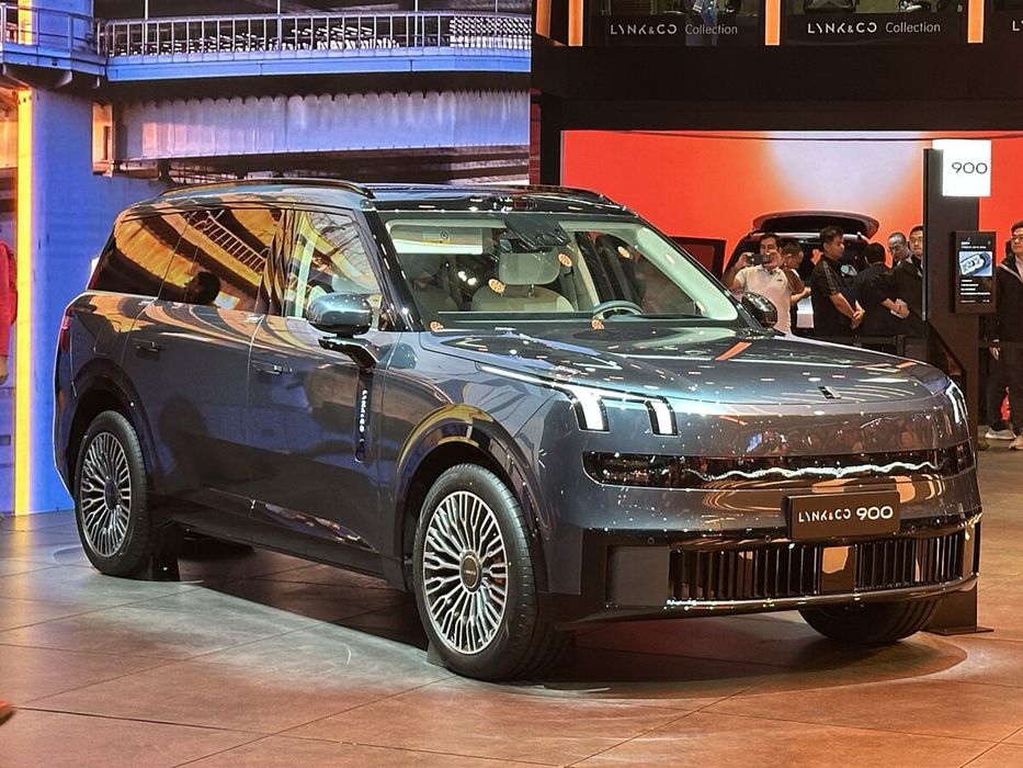 Lynk&Co 900 gibrit