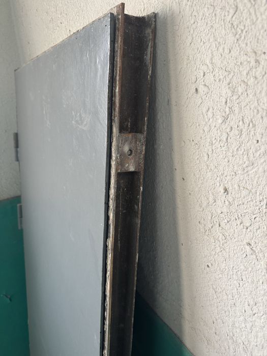 Входная дверь железная