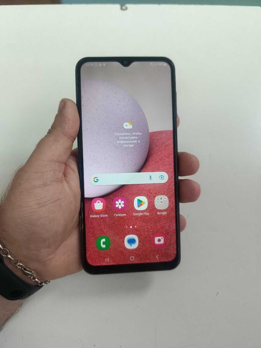 Продам смартфон Samsung A13 целый без трещин, 128Гб памяти