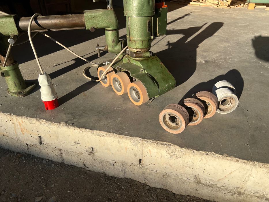 Dispozitiv de avans mechanic freza lemn