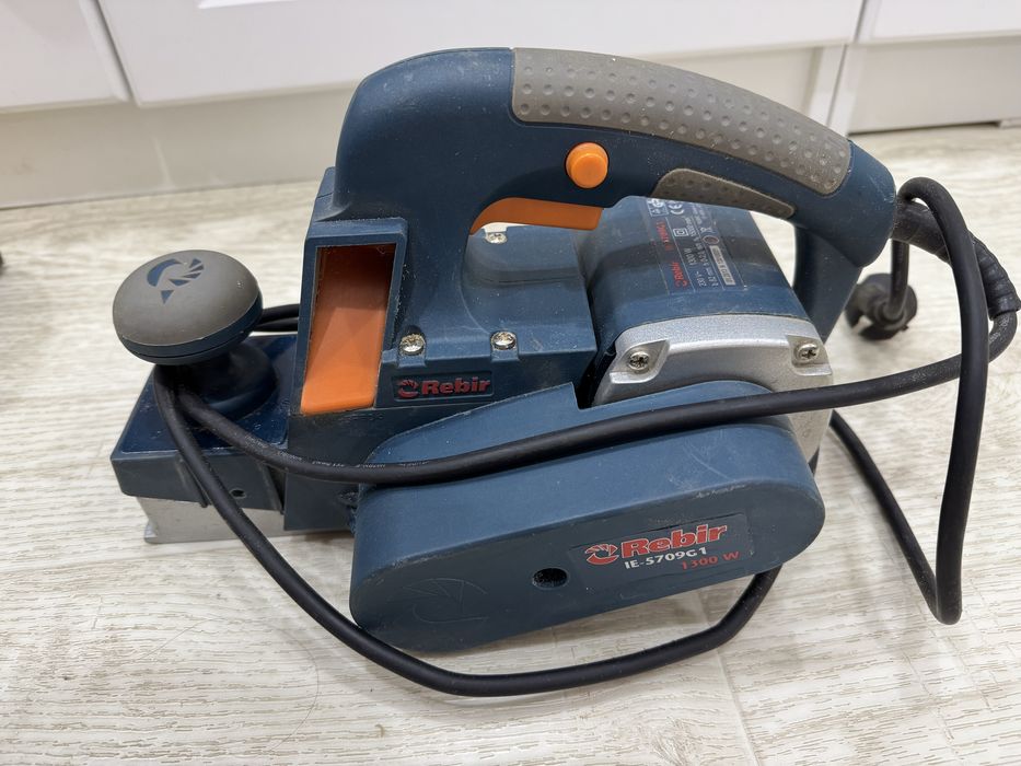 Продам рубанок ручной электрический