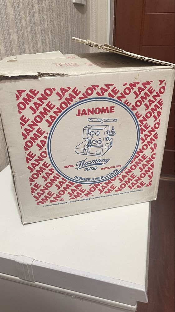 Срочно продам оверлок janome