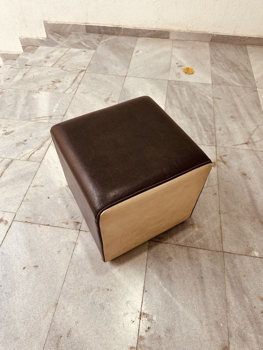 Пуф / табуретка куб – еко кожа, черно и бежово