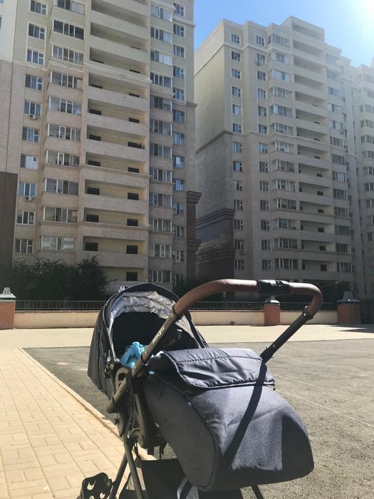 Продаётся прогулочная коляска Teknum