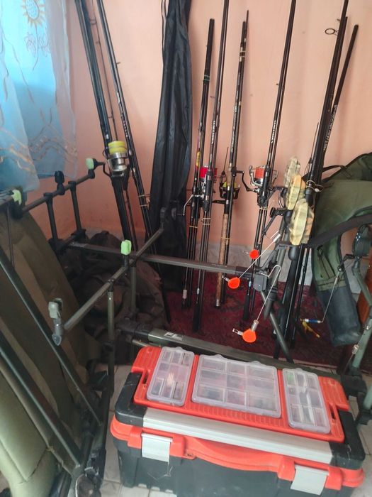 Vând scule de pescuit