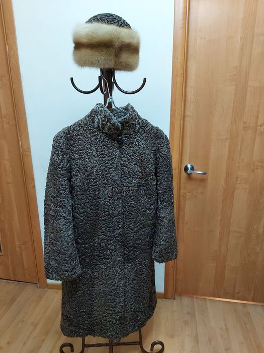 Каракулевая шуба, каракуль шапка с соболью