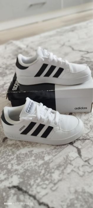 Маратонки Adidas Нови