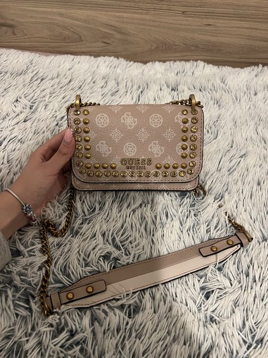 Чанти Guess, Shein, Sinsay