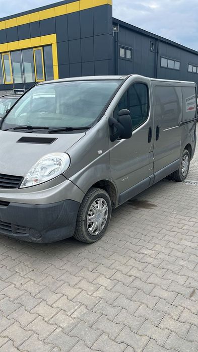 Dezmembram Renault Traffic 2.0 diesel din 2010