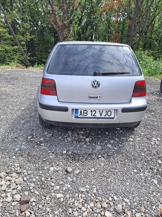 Vand golf 4 1.6. Pentru mai multe detali