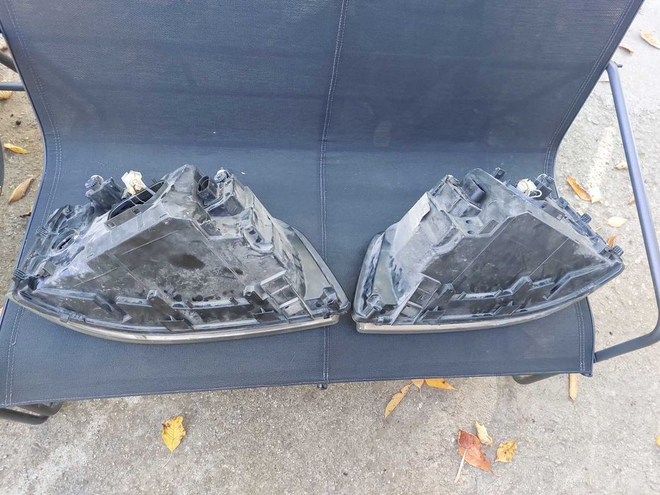 Продавам фарове за бус VW Т 5