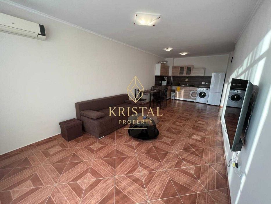 Продава се Двустаен апартамент в Свети Влас - 102 кв.м за 1471 €/кв.м - Снимка #1