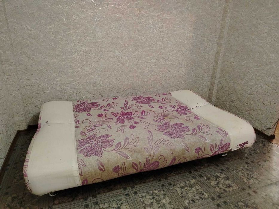Отдам даром диван