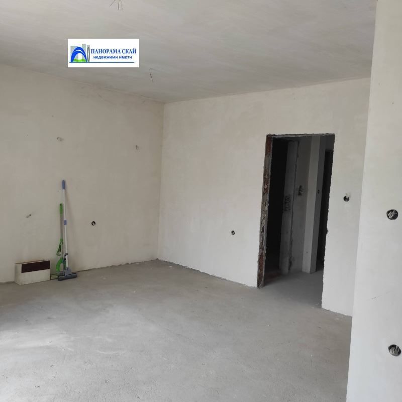 Продава се Тристаен апартамент в Плевен, Идеален център - 91 кв.м за 1484 €/кв.м - Снимка #3
