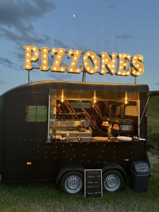 Food truck pizza