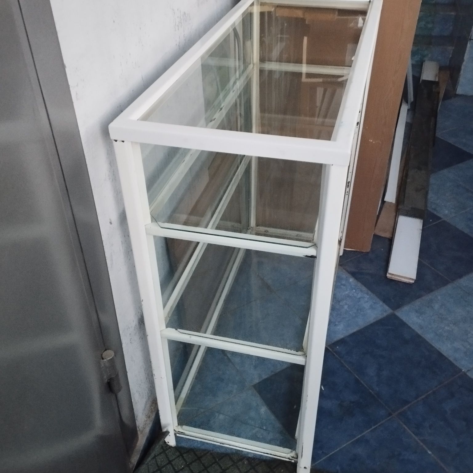 Продам стеклянную полку б/у в хорошем состоянии