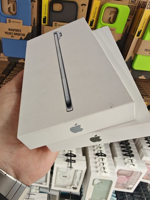 iPhone Air 256GB  black and sky blue