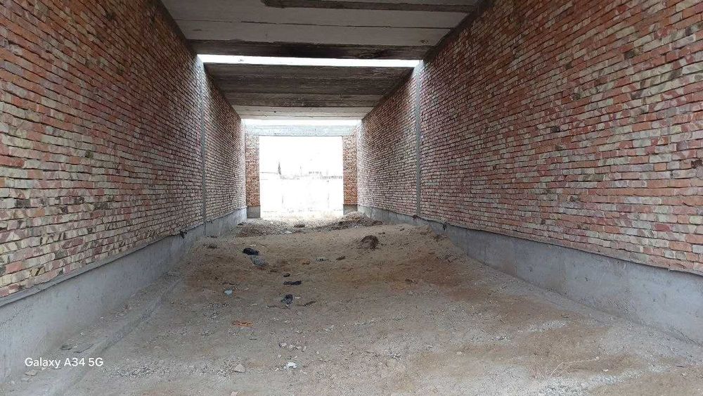 Центрда 24х12 размерде тазадан салынган тайын здание сатылады.