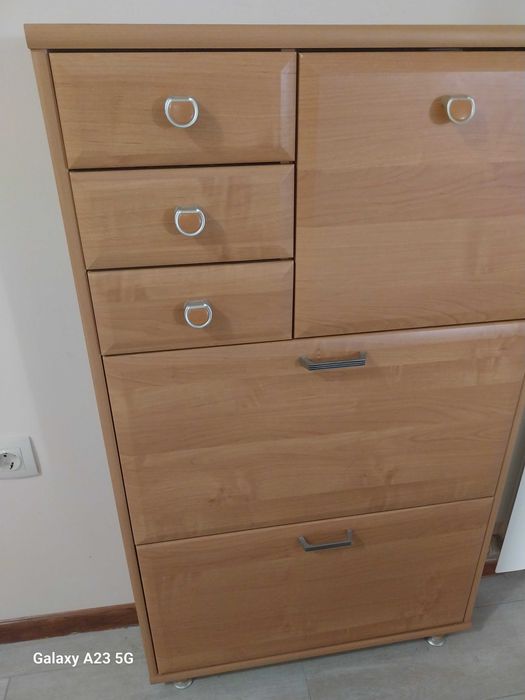 Практичен шкаф за обувки