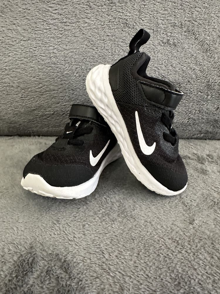 Nike. Обувки.