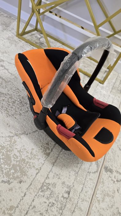 Продам автокресло 15000т