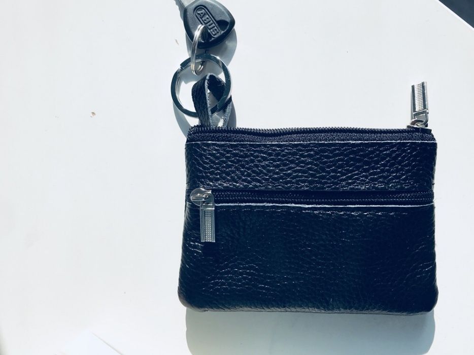 Ключодържател портомоне за документи и ключове за кола