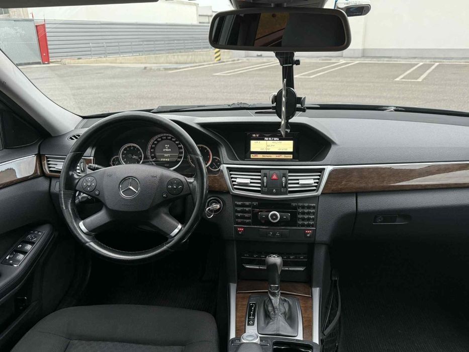 Vând schimb Mercedes E class 2.2 disel