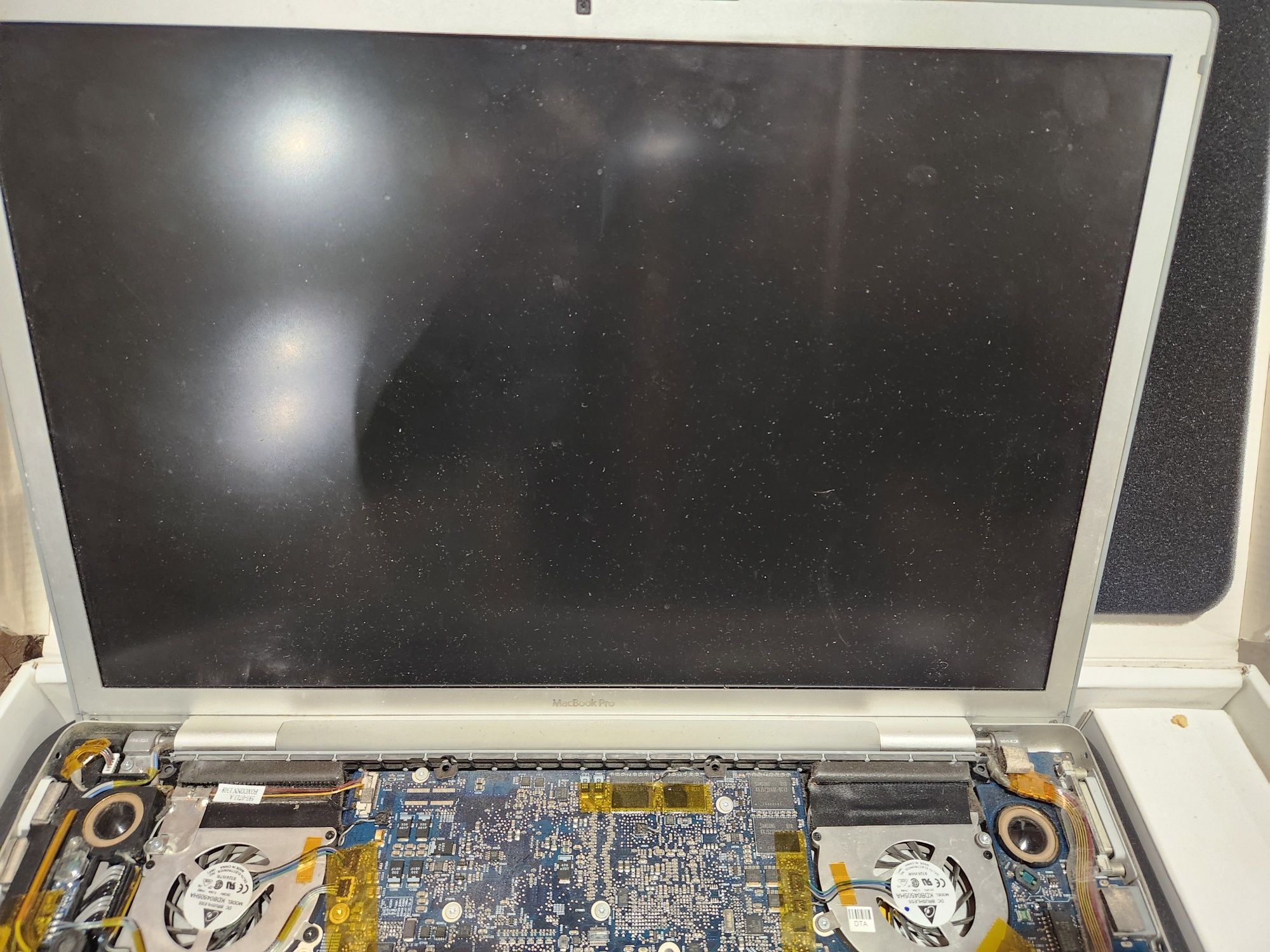 Apple MacBook Pro A1260 цял или на части