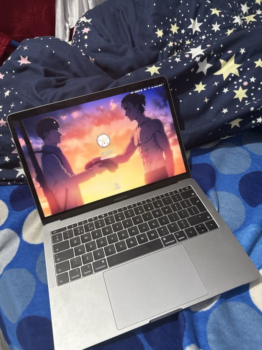 MacBook Pro 13″ 2017, i7 2.5 GHz, 16 GB, Intel Iris Plus Graphics 640