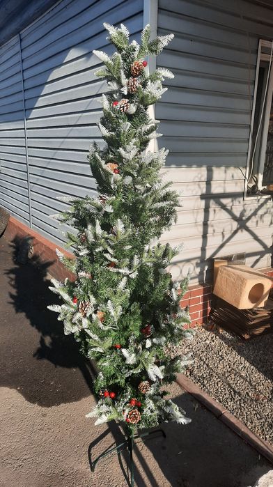 Елка красивая 1.90.не дорого и многое другое