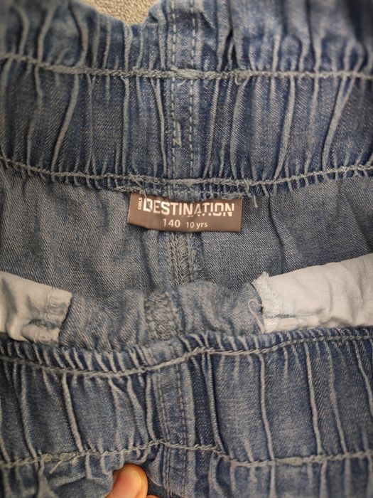 2 Blugi evazați măr. 140