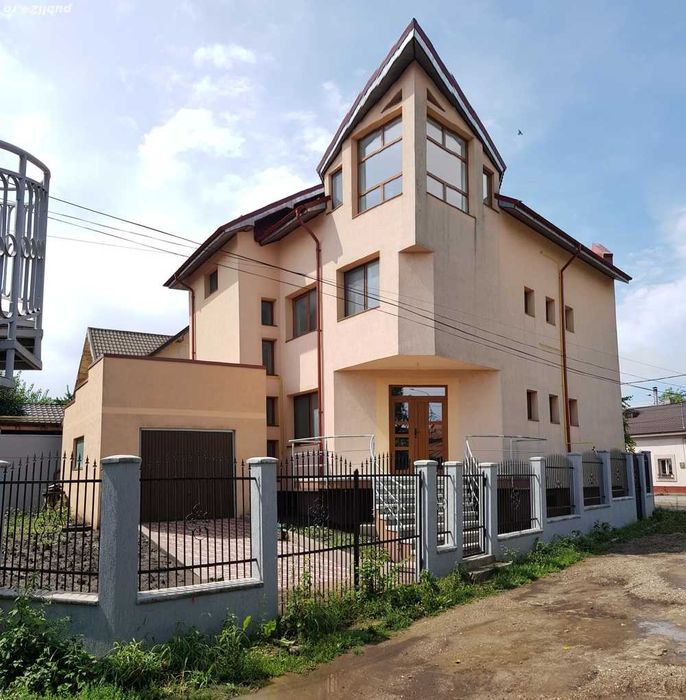 Vila D+P+1+M Barlad, zona ultracentrala, cladire noua 2021