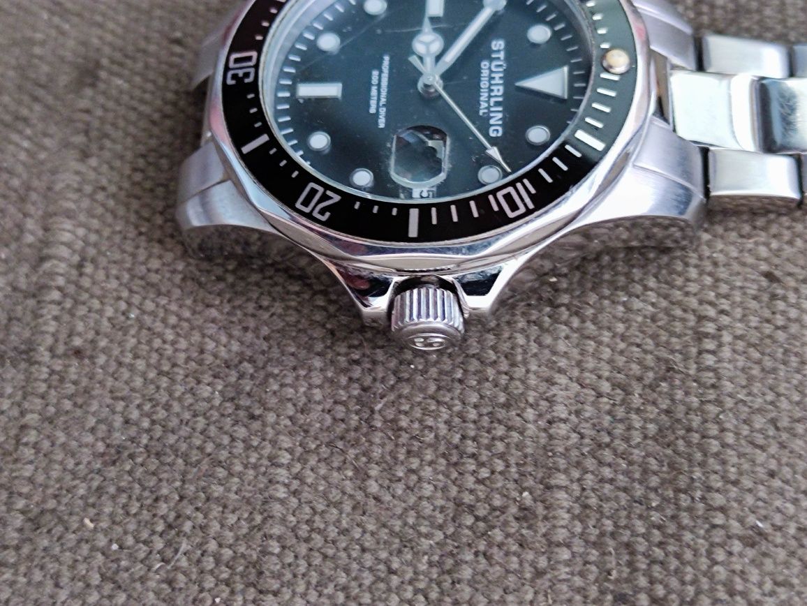 Продавам часовник Stührling professional diver 200 meter