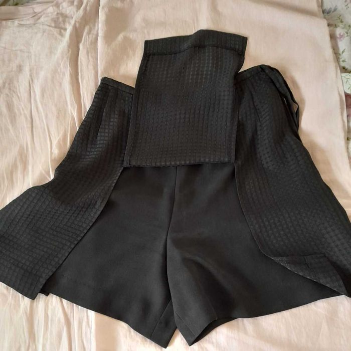 Fuste blugi si mini fusta-pantalon foarte chic si sexy