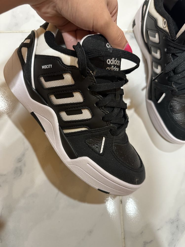 Adidas Midcity маратонки