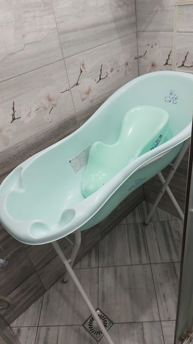Бебешко корито със стойка и подложка за къпане