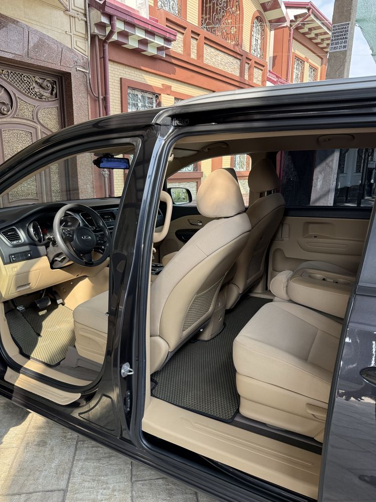 Продаётся Kia Carnival (Кия Карнивал)состояние отличное