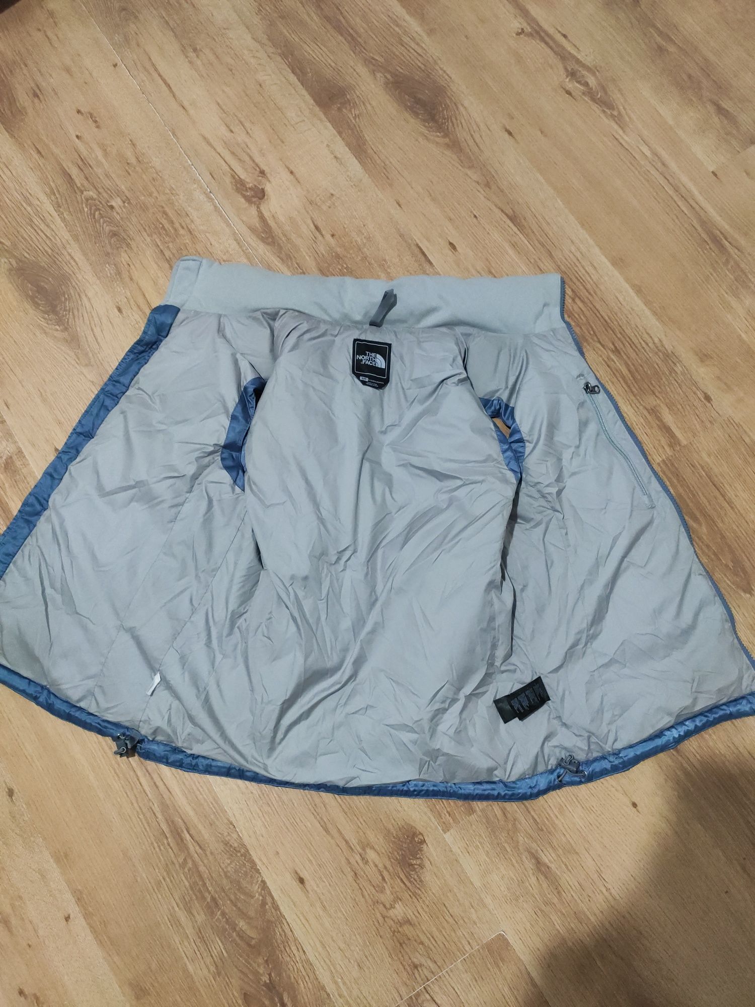 Vestă damă The North Face cu puf 550 mărimea S