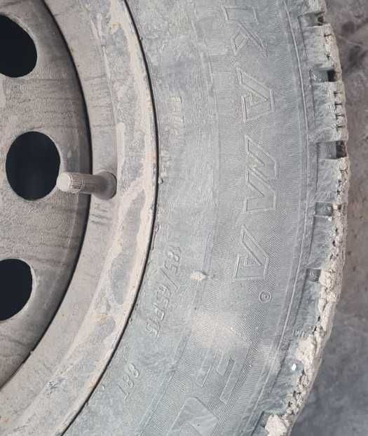 Комплект зимних шин 185/65 R15