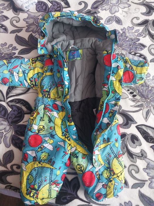 Продам комбинезоны бу детские