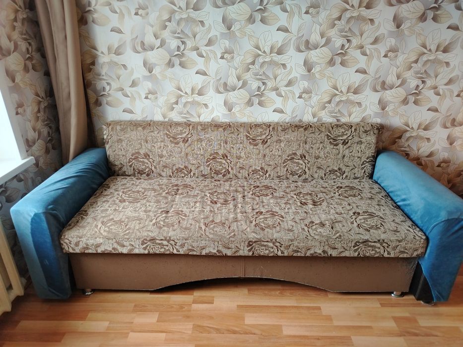 Продам диван срочно